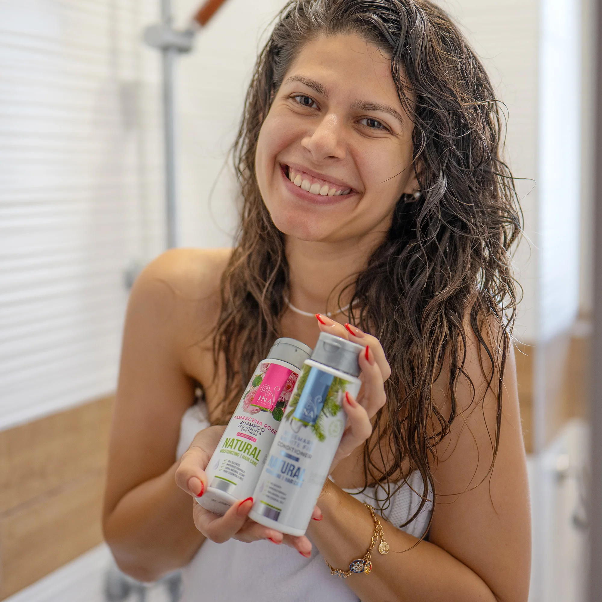 Natural Rose Shampoo for Dry and Damaged Hair - Image 5